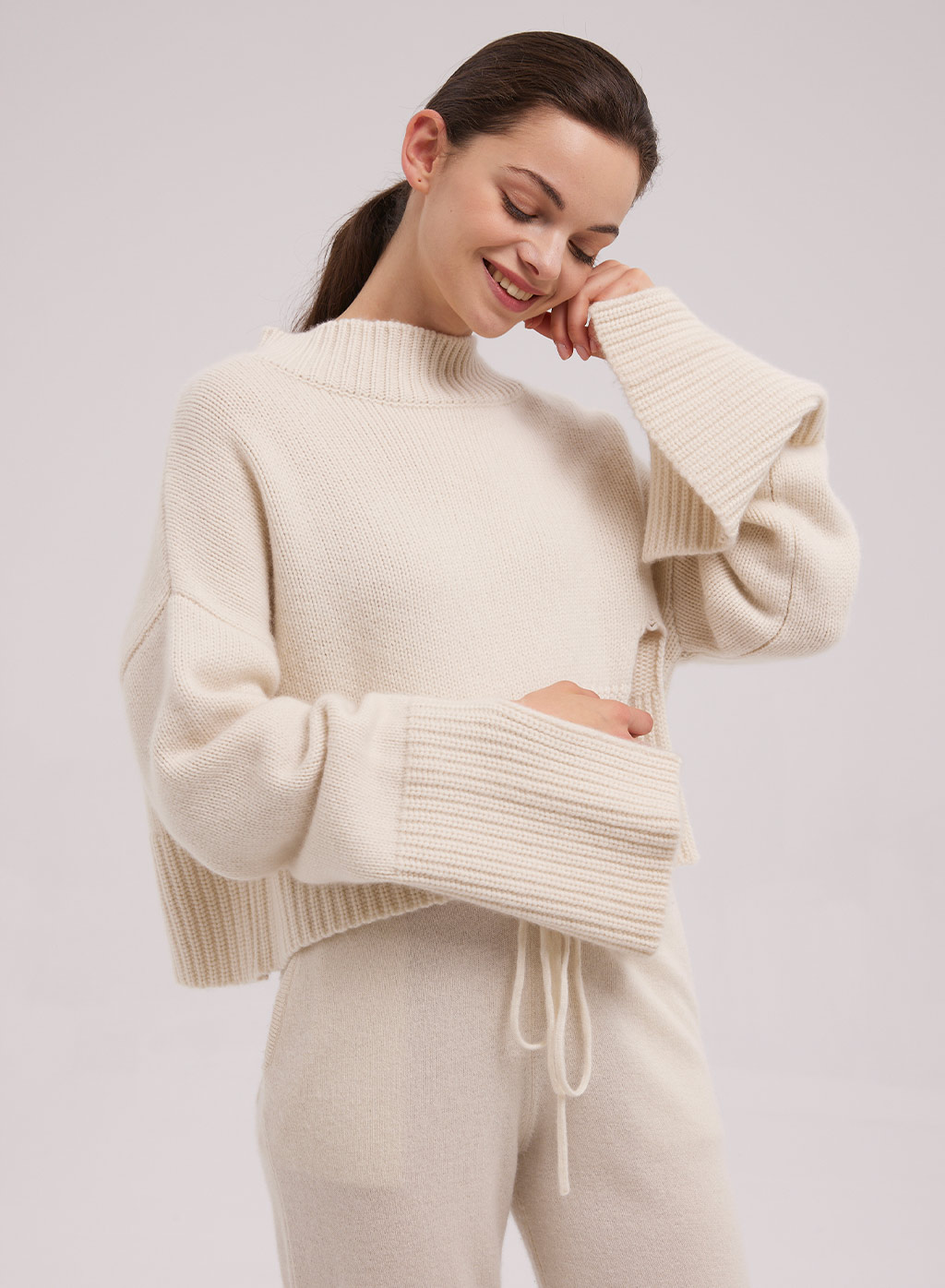 Cashmere Crewneck Crop Pullover Top